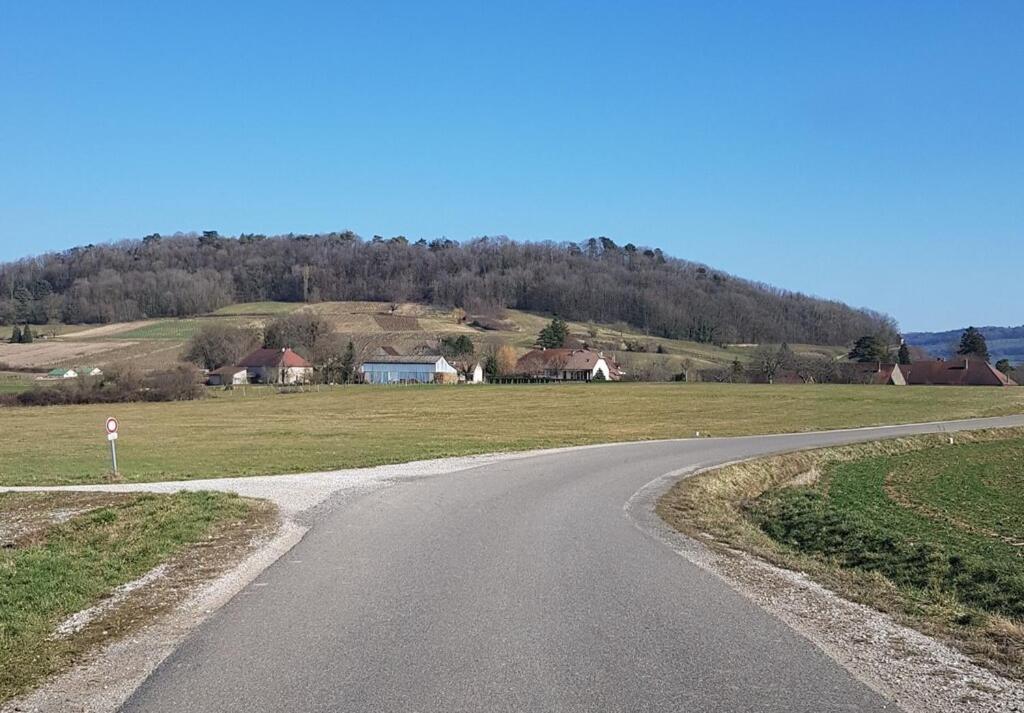 Gite Micha Saint-Lothain Exteriör bild